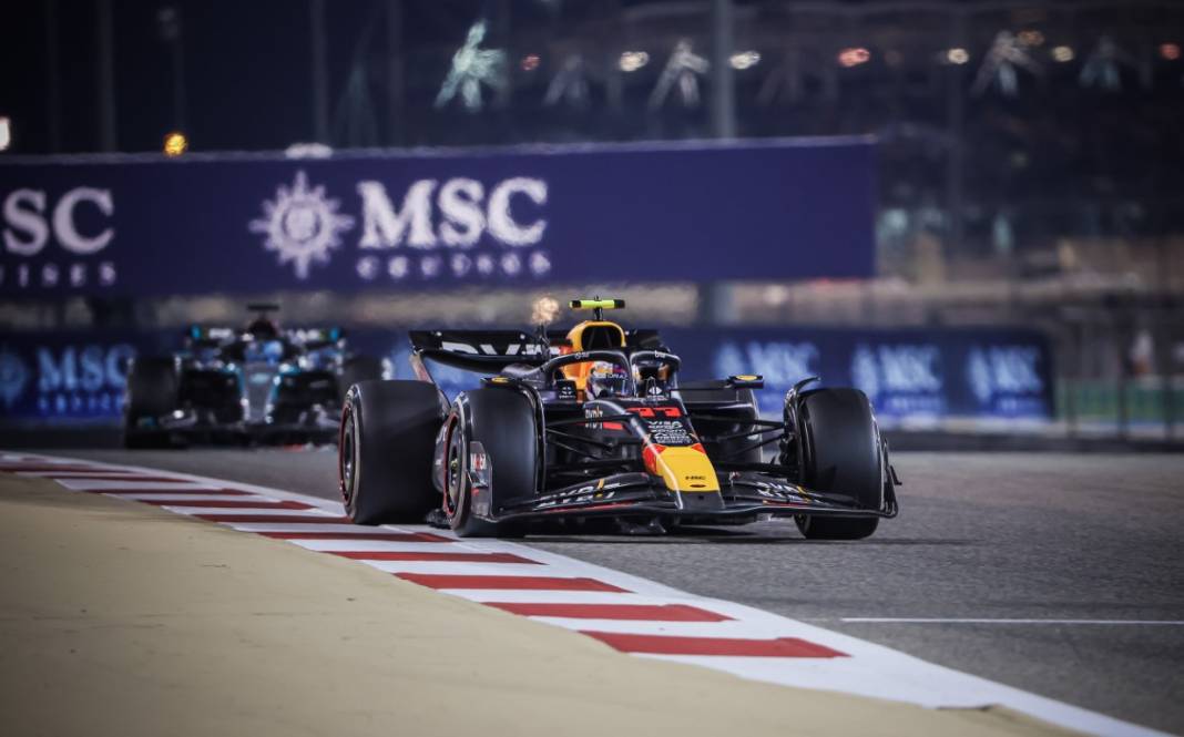 F1'de sezonun ilk yarışı Bahreyn Grand Prix'sini Verstappen kazandı 8